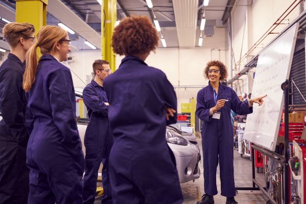 The Best Ways To Train Automotive Apprentices